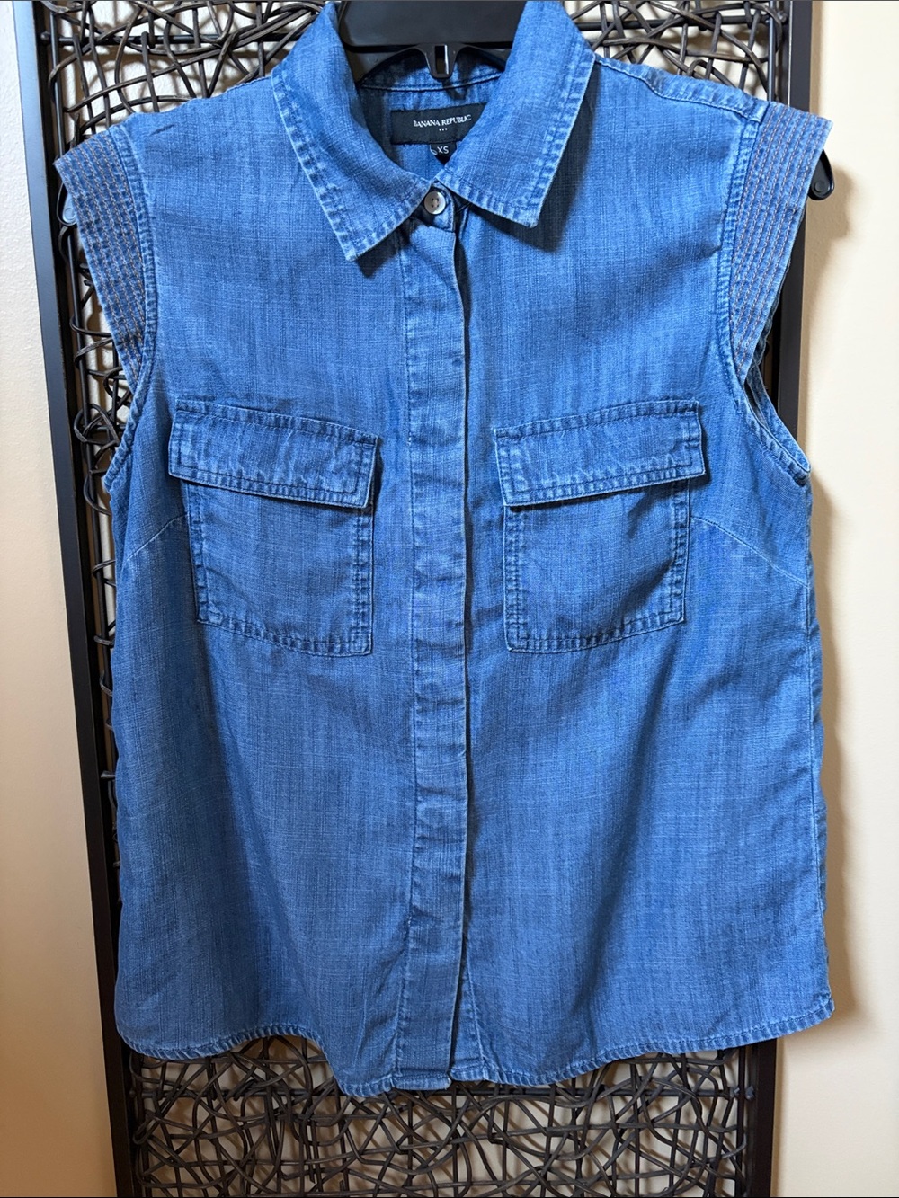 Banana Republic Blue Sleeveless Denim Button-Front Utility Shirt